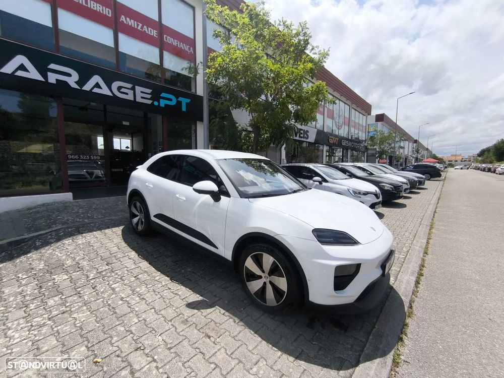Porsche Macan Electric - 2