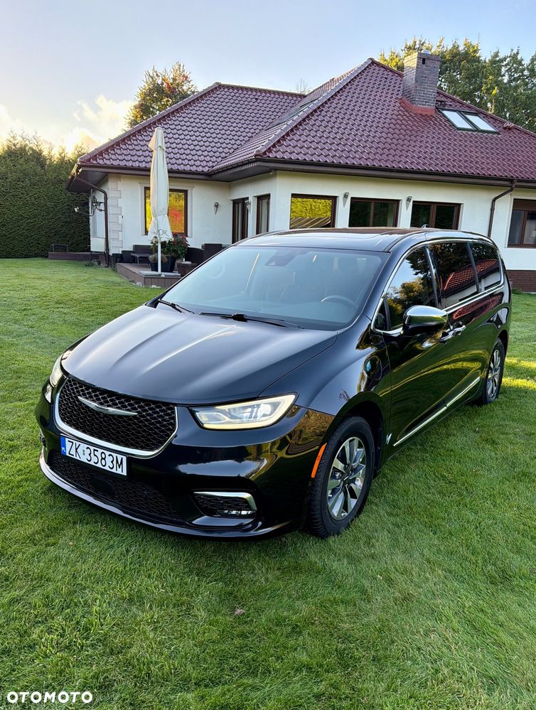 Chrysler Pacifica - 1