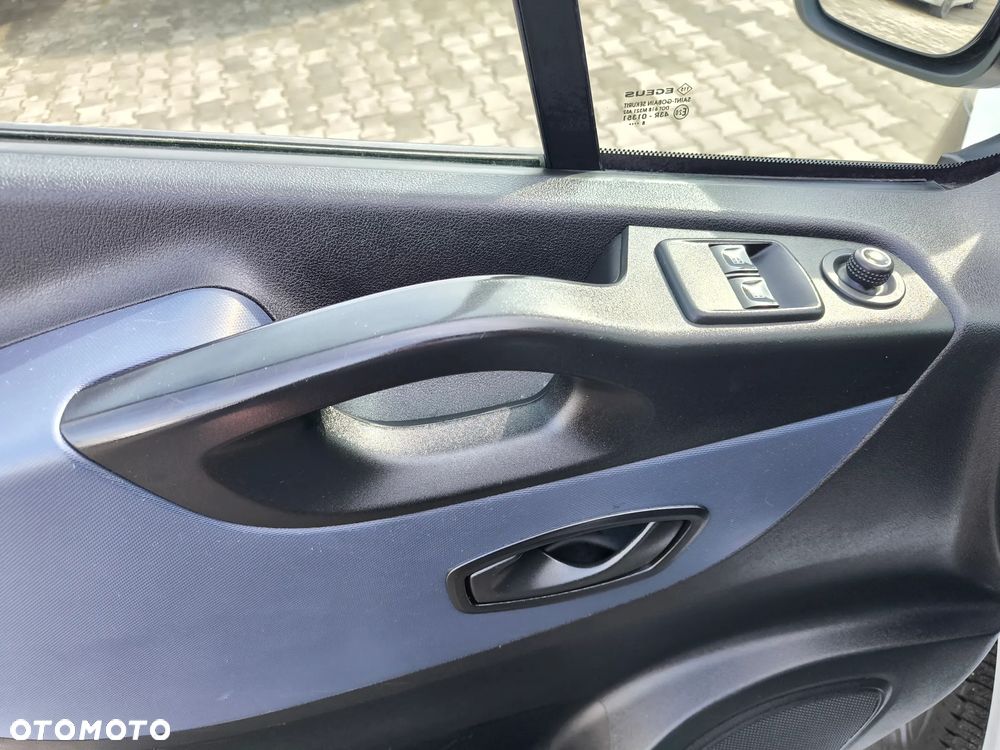 Opel Vivaro - 15