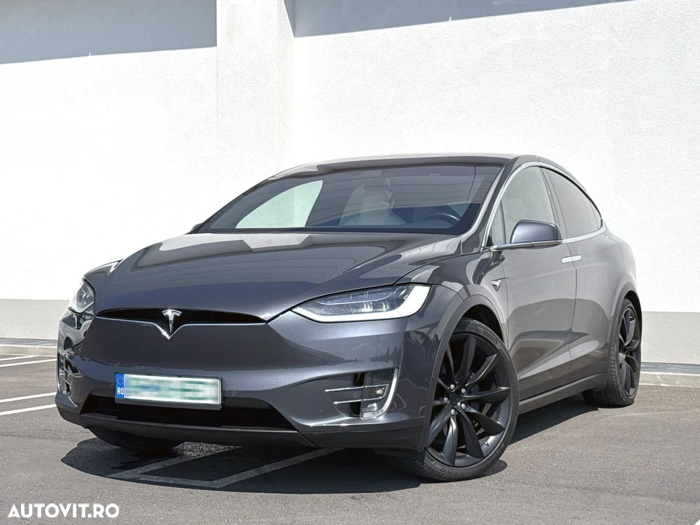 Tesla Model X - 20