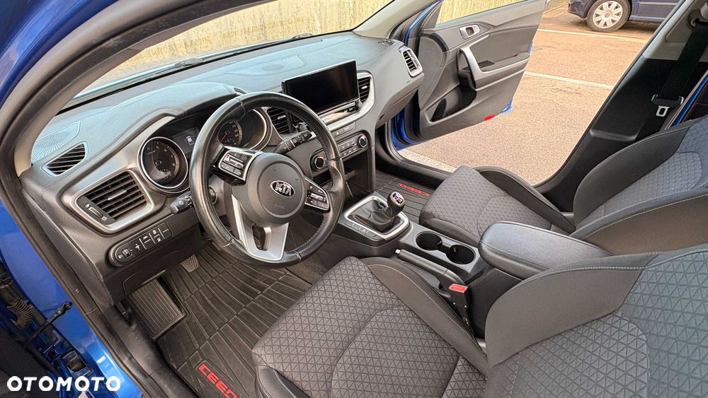 Kia Ceed - 7