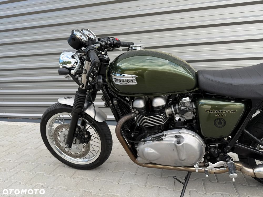 Triumph Thruxton - 32