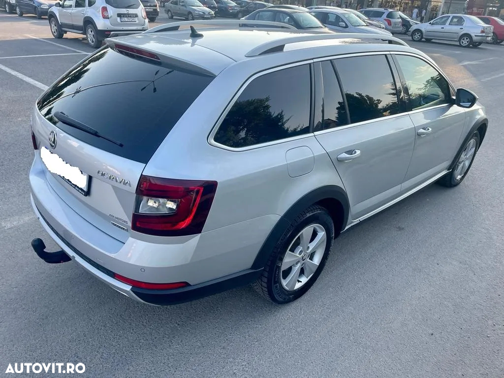 Skoda Octavia Combi Diesel 2.0 TDI 4X4 DSG Scout - 5