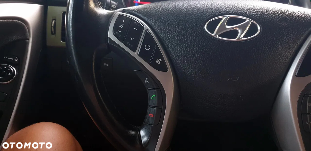 Hyundai i30 1.6 CRDI Fifa World Cup Edition - 23