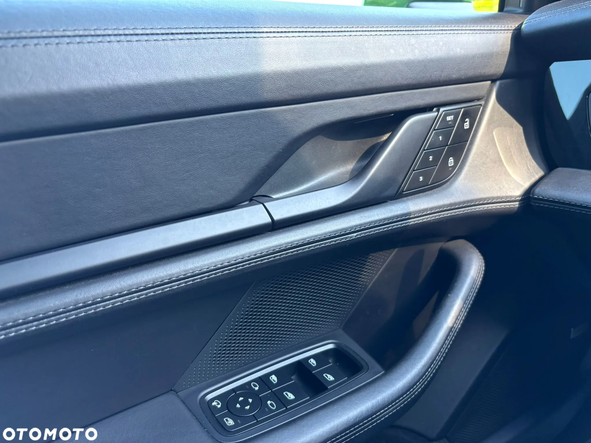 Porsche Taycan 4 Cross Turismo - 28