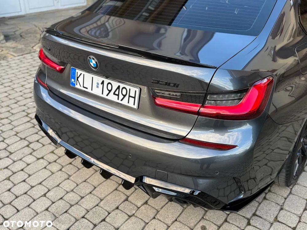 BMW Seria 3 330i xDrive Sport Line - 5