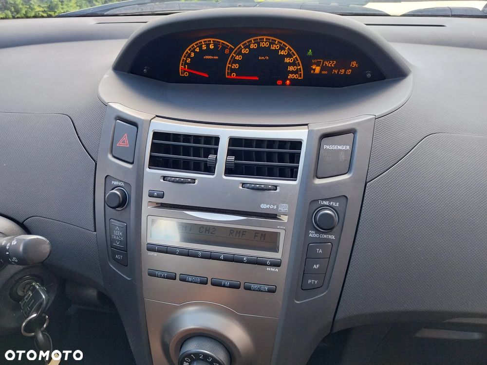 Toyota Yaris 1.0 Terra - 23