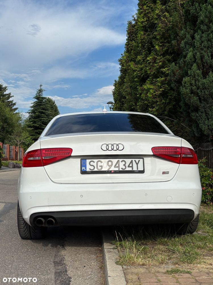 Audi A4 Limousine - 4