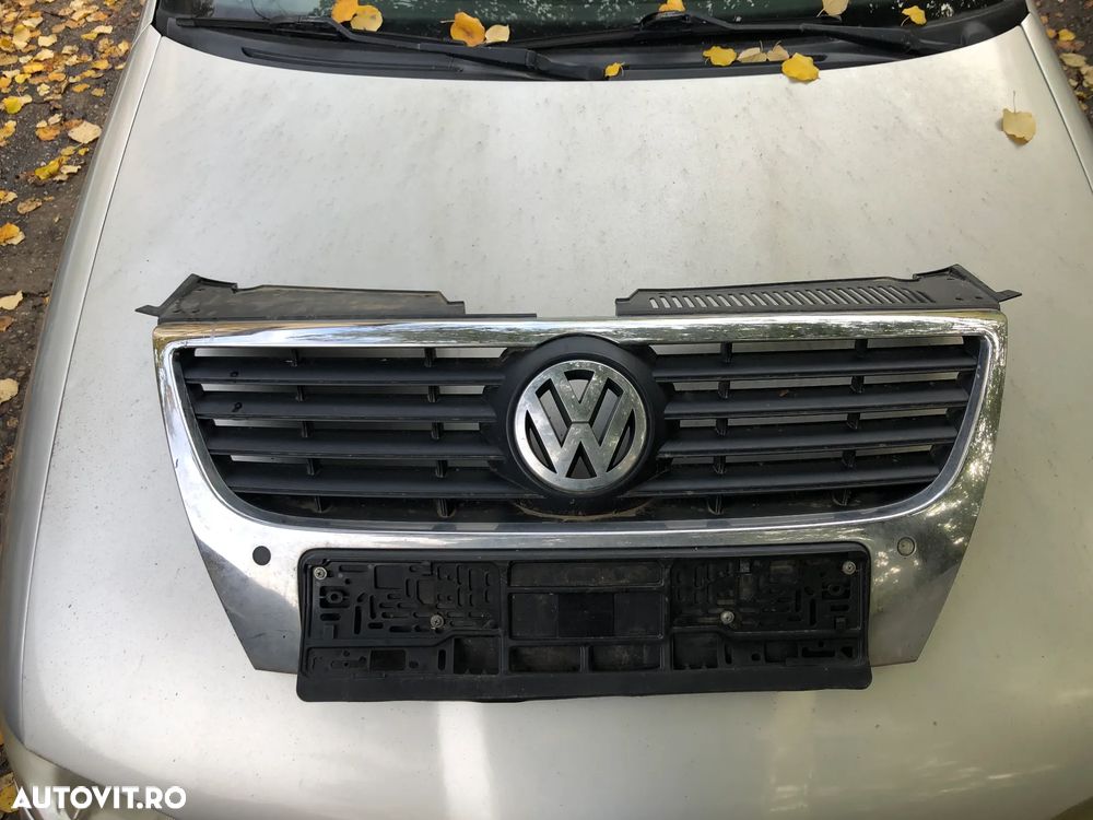 Grila centrala VW Volkswagen Passat B6 model cu senzorii parcare chrom - 2