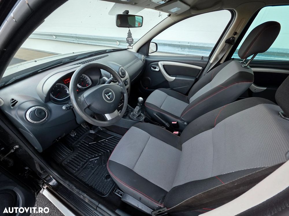 Dacia Duster dCi 110 FAP 4x4 Prestige - 11