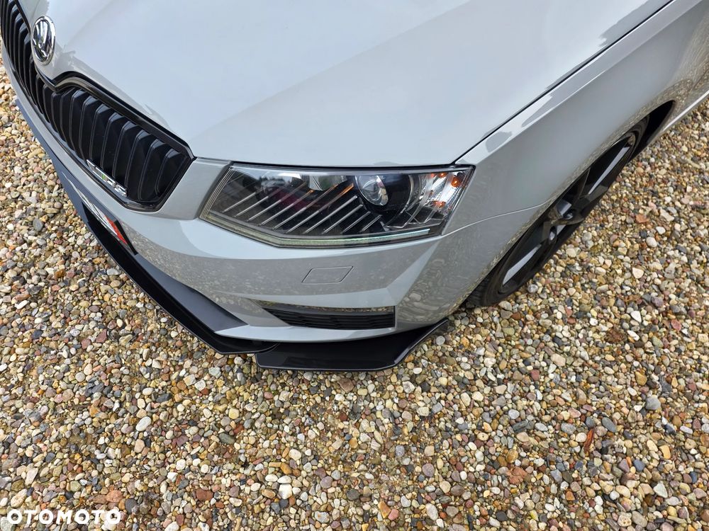 Skoda Octavia ver-combi-2-0-tdi-dsg-rs - 24