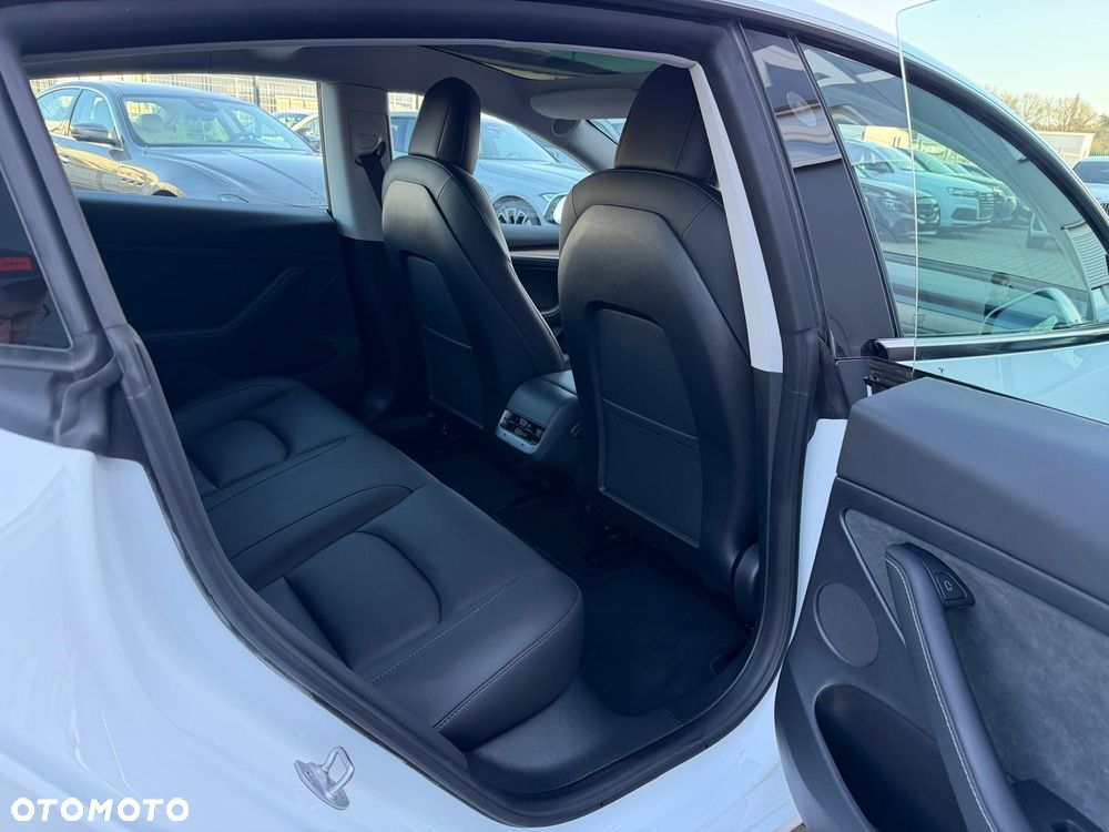 Tesla Model 3 - 14