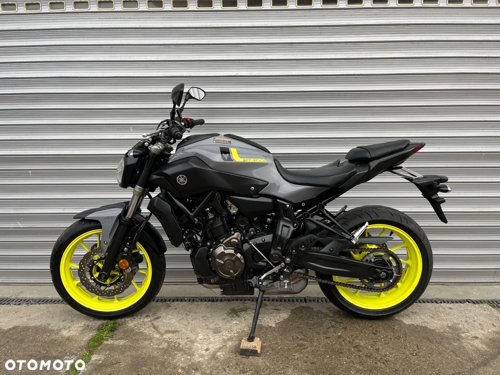Yamaha MT - 2