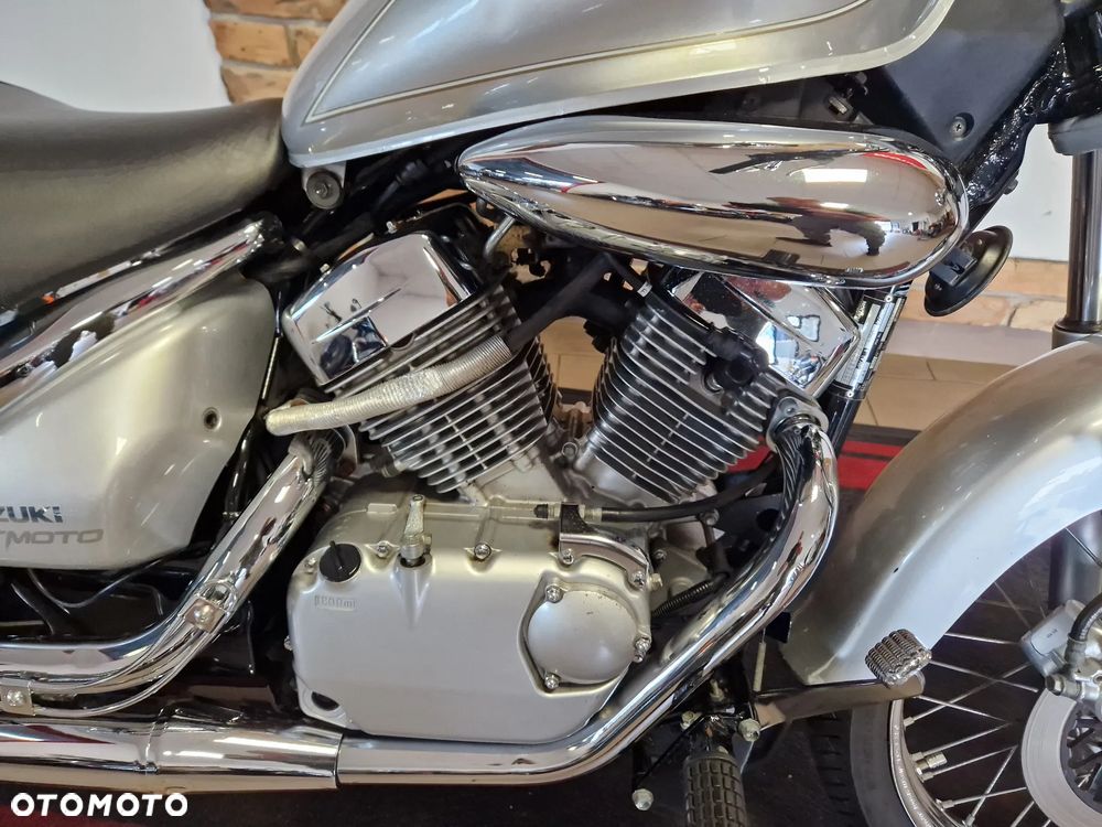Suzuki Intruder - 26