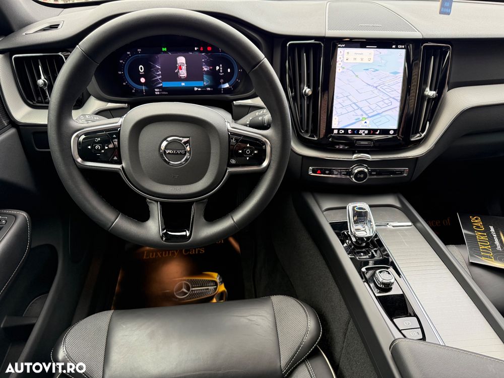 Volvo XC 60 B4 MHEV AT AWD Ultimate Dark - 27