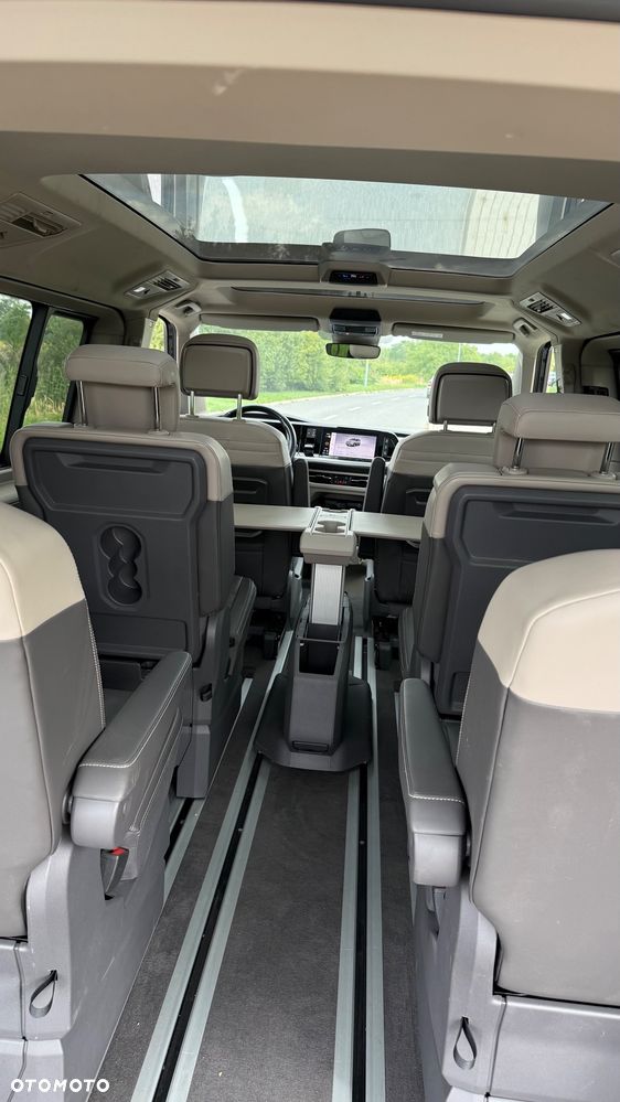 Volkswagen Multivan - 26