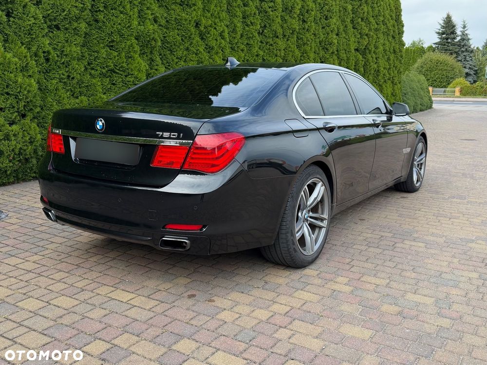 BMW Seria 7 750i - 2
