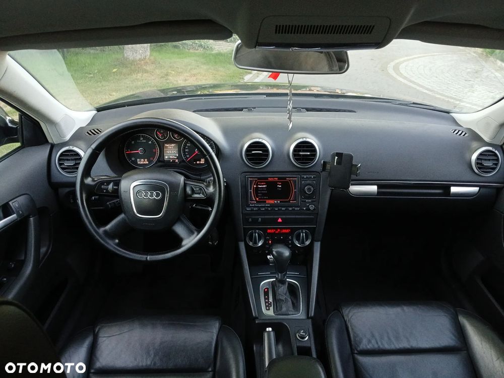 Audi A3 Sportback 1.6 TDI DPF S tronic S line Sportpaket - 13