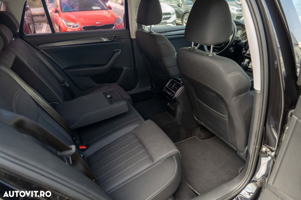 Skoda Superb 2.0 TDI DSG Sportline - 9