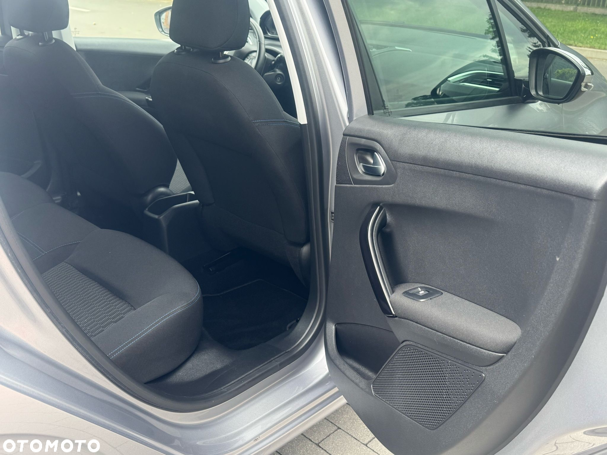 Peugeot 208 PureTech 82 Stop & Start Signature - 18
