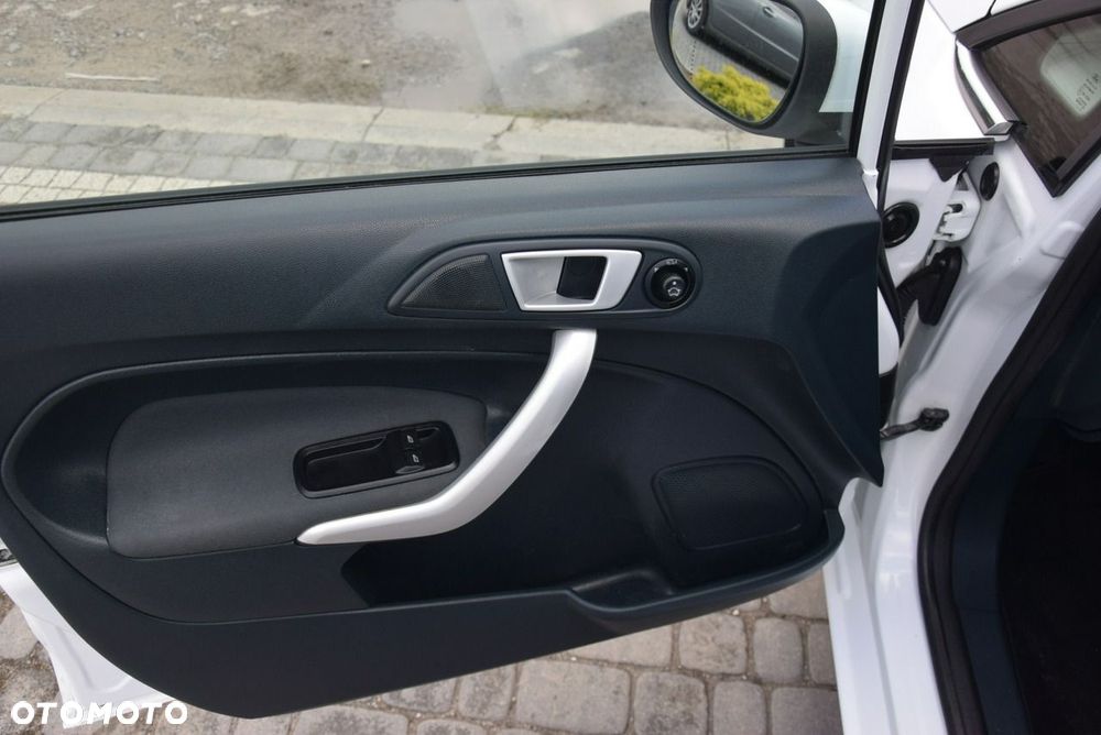 Ford Fiesta - 27