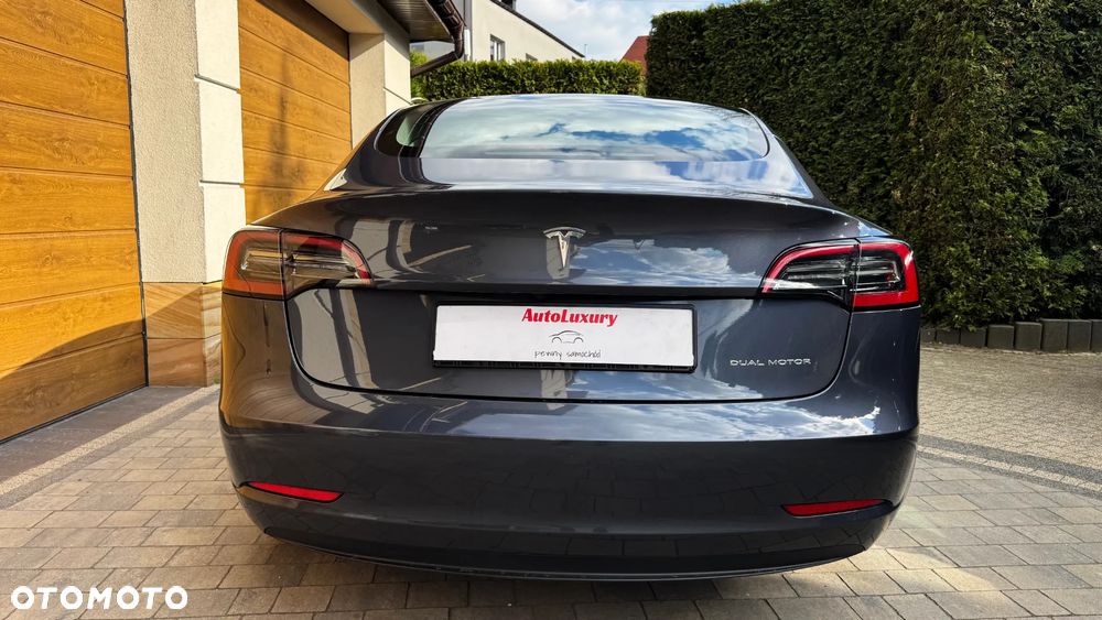 Tesla Model 3 - 8