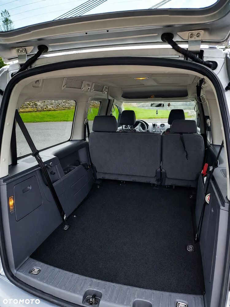Volkswagen Caddy Maxi - 9