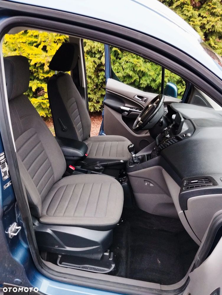 Ford Tourneo Connect Grand - 13