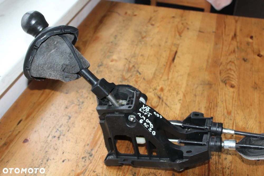 LINKI ZMIANY BIEGÓW YARIS II 1.4 D4D 6 BIEGÓW