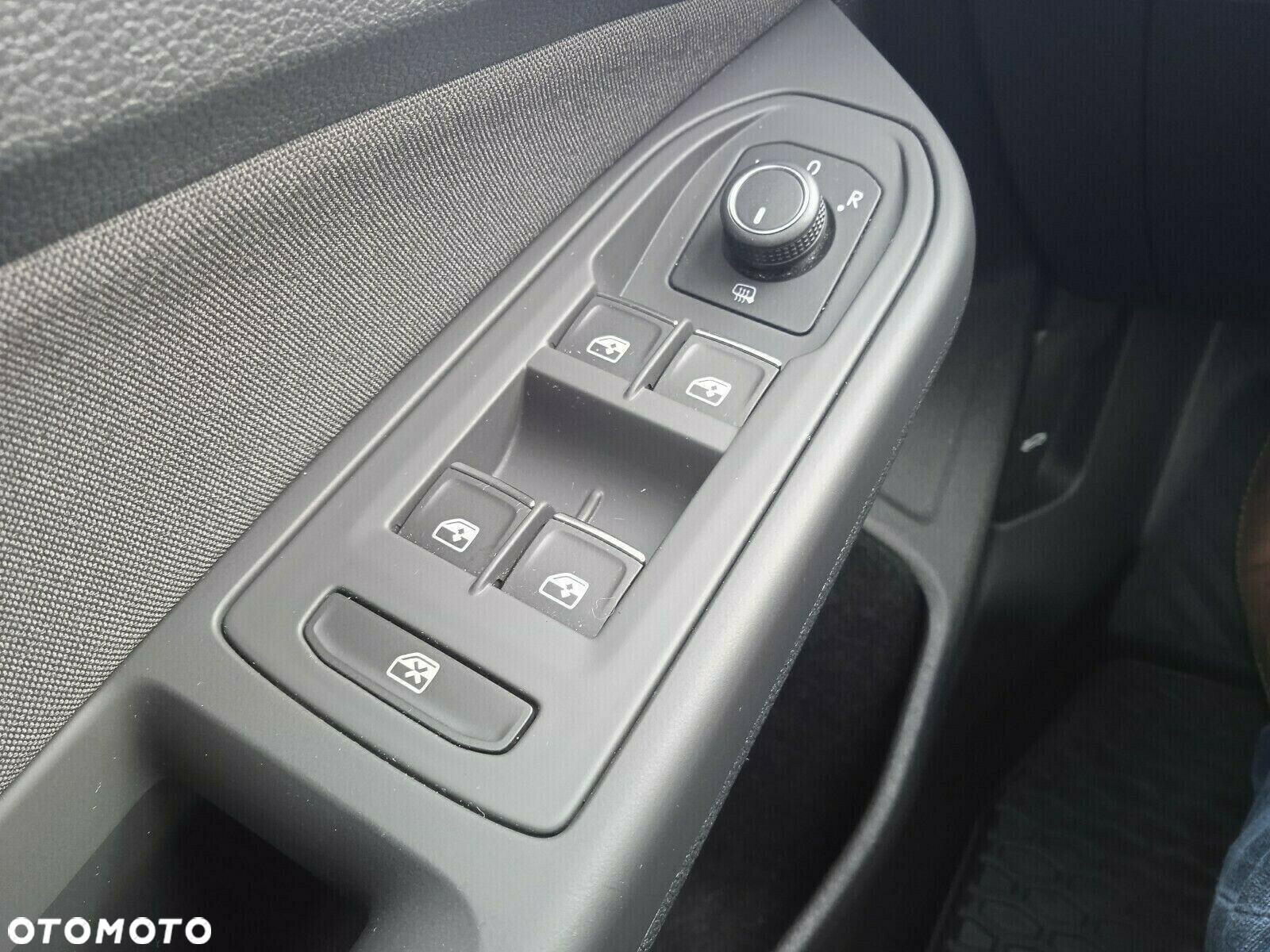 Volkswagen Golf - 19
