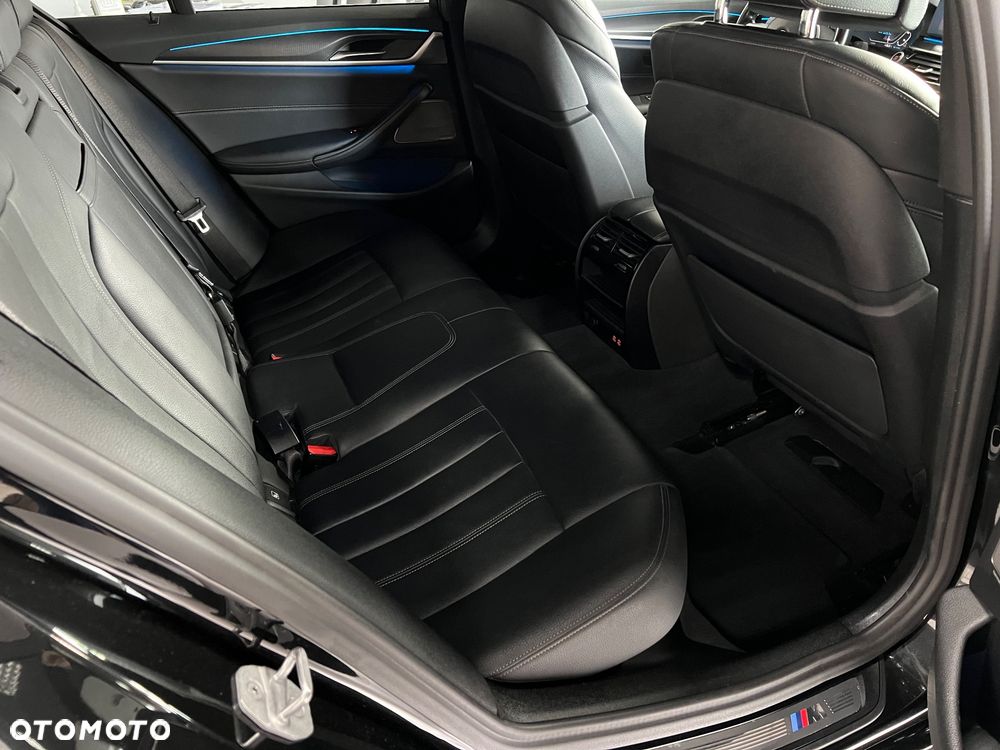 BMW Seria 5 520e M Sport sport - 34