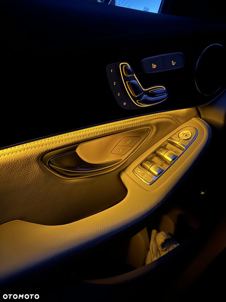 Mercedes-Benz GLC 220 d 4Matic 9G-TRONIC Exclusive - 33