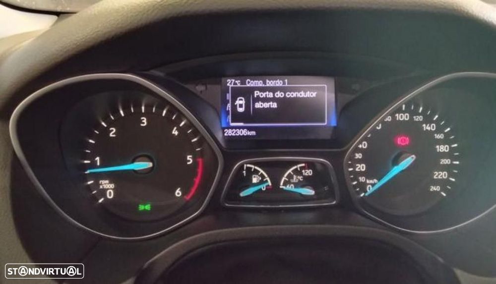 Ford Focus SW 1.5 TDCi EcoBlue Titanium - 4