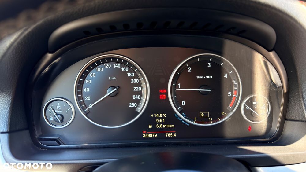 BMW Seria 5 520d Luxury Line - 12