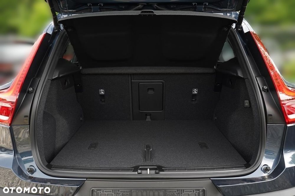Volvo XC 40 B3 Plus Dark - 5