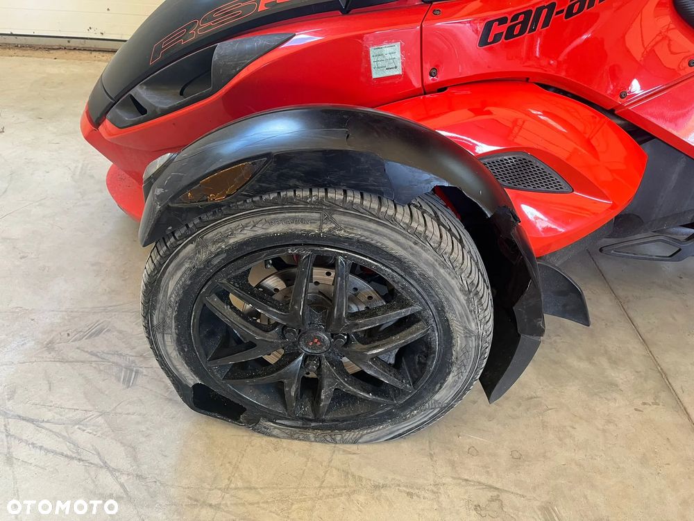 Can-Am Spyder - 9