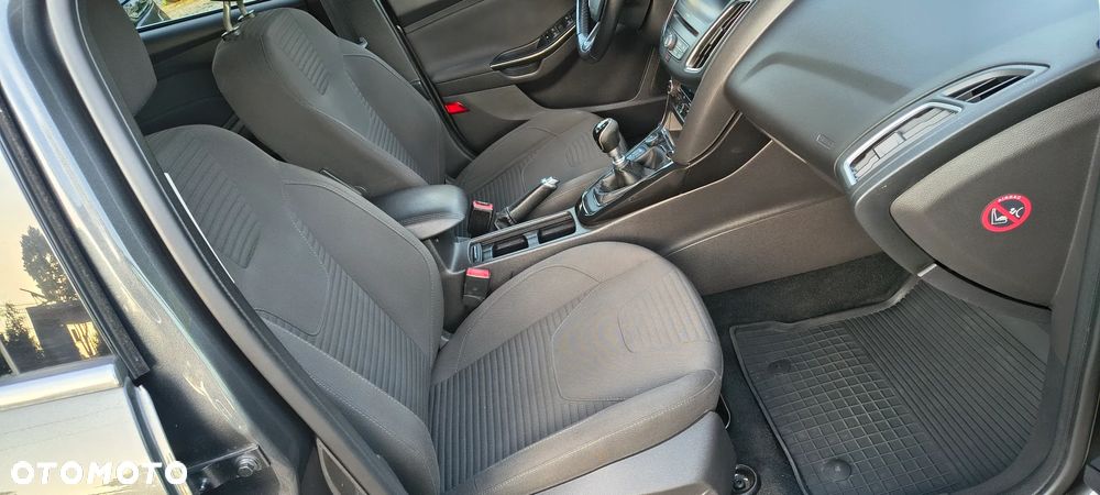 Ford Focus 2.0 TDCi Titanium ASS - 13