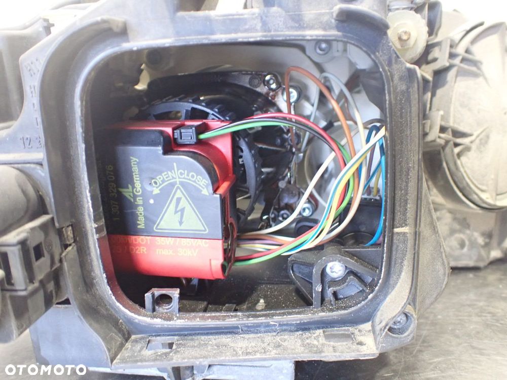 LAMPA LEWA PRZEDNIA XENON AUDI A3 8P 2.0TDI - 9