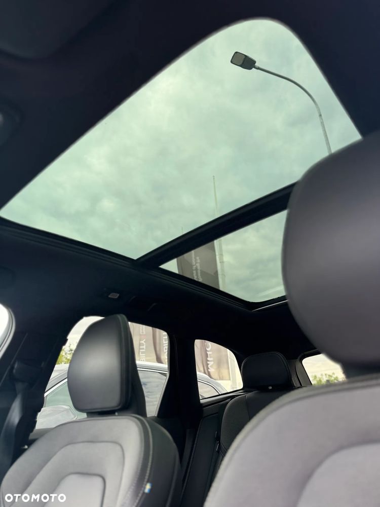 Volvo XC 60 T8 Plug-In Hybrid AWD Plus Dark - 27