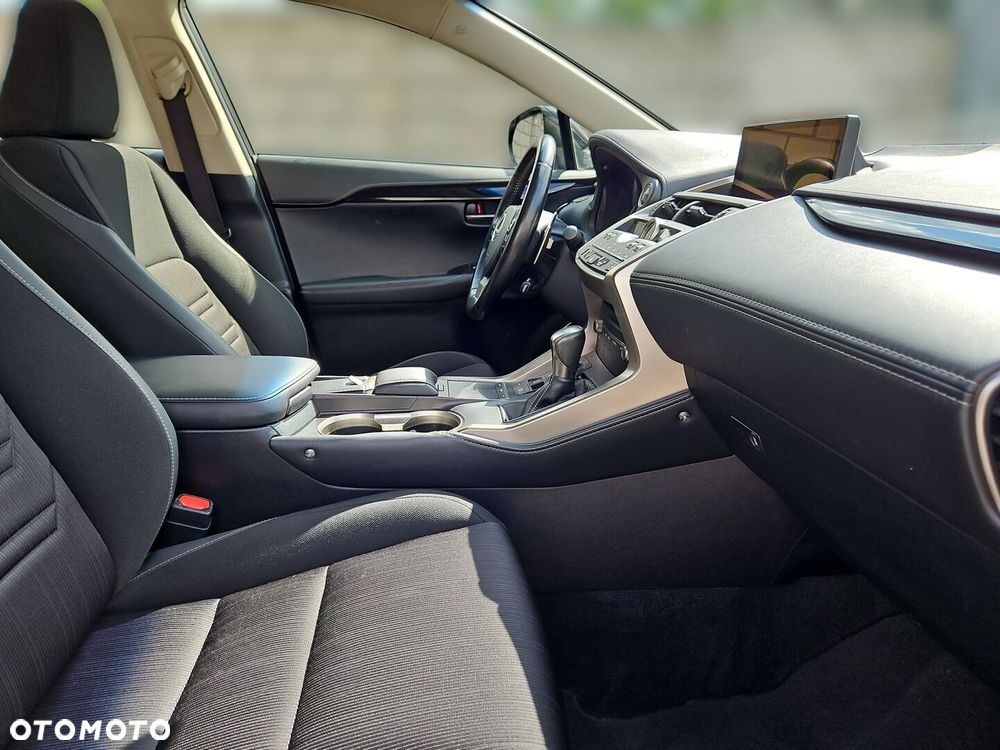 Lexus NX 300h Elegance AWD - 22