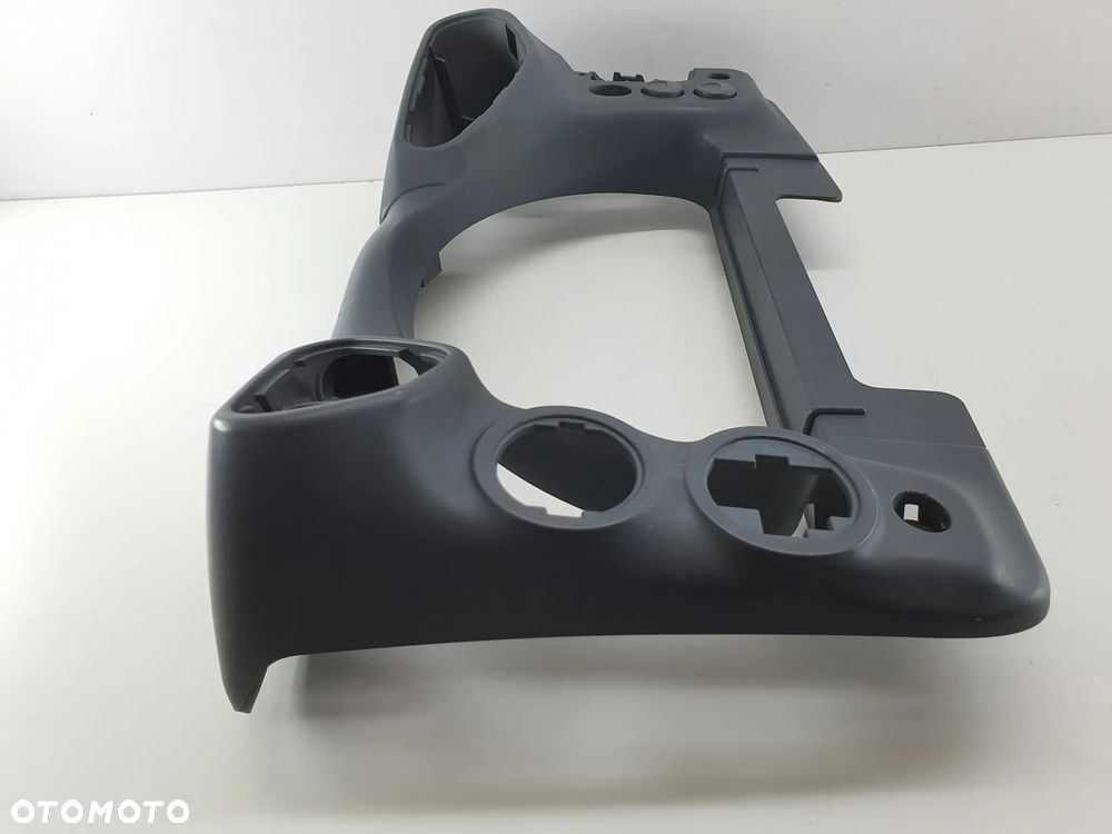 OBUDOWA OSLONA RAMKA LICZNIKA EU  IVECO EUROCARGO - 14