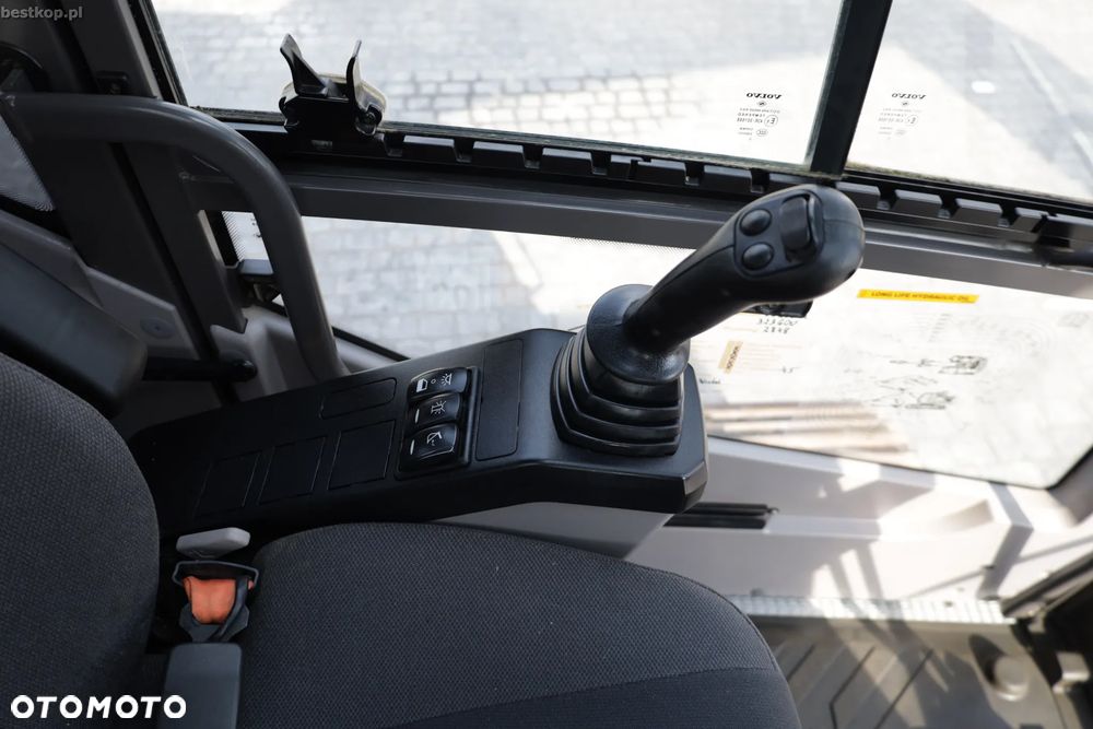 Volvo EC250EL - 20
