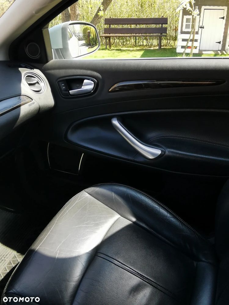 Ford Mondeo 2.0 TDCi Ghia - 10