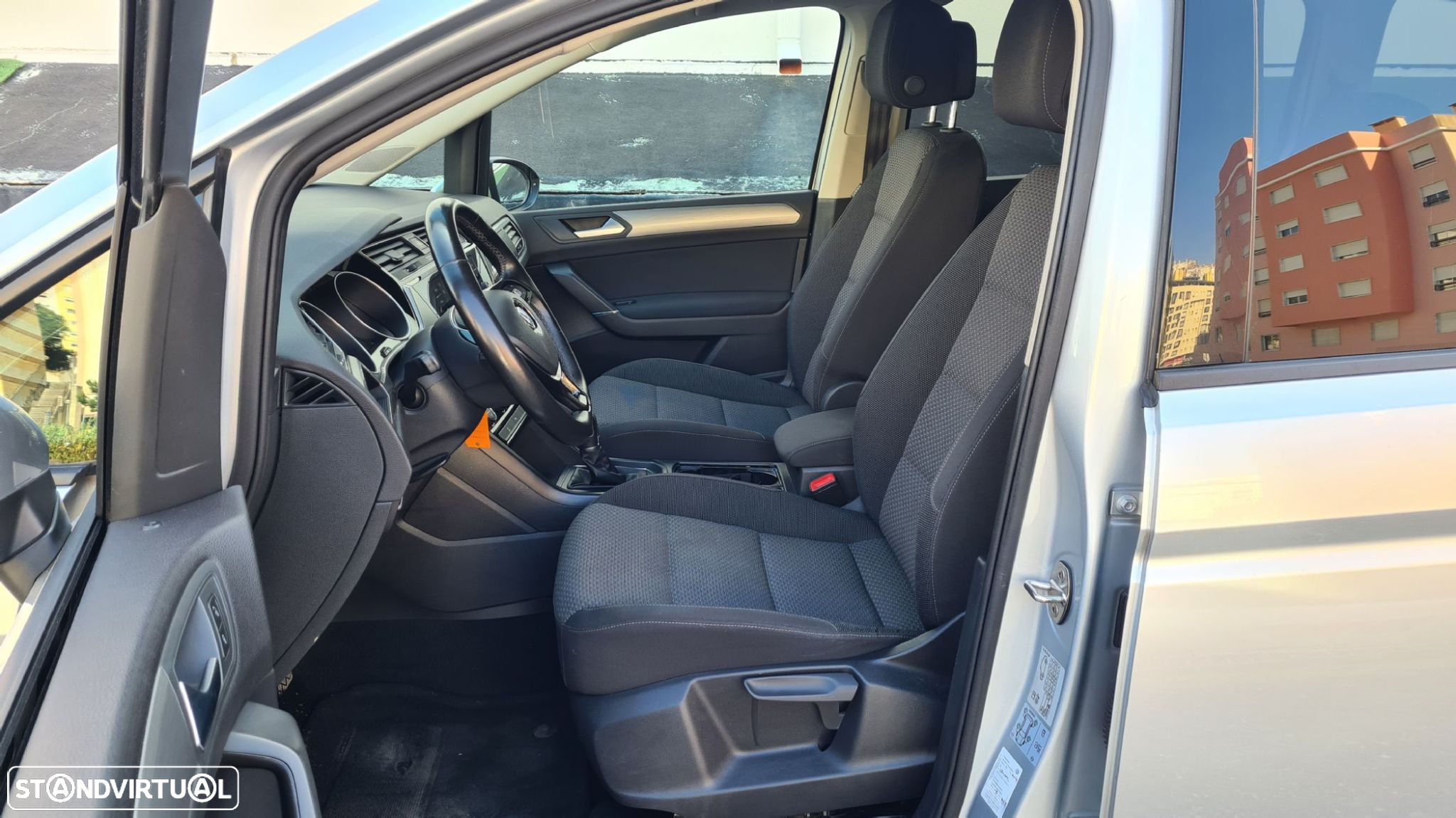 VW Touran 1.6 TDI Confortline DSG - 32