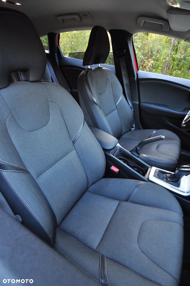 Volvo V40 Cross Country T4 AWD Momentum - 18