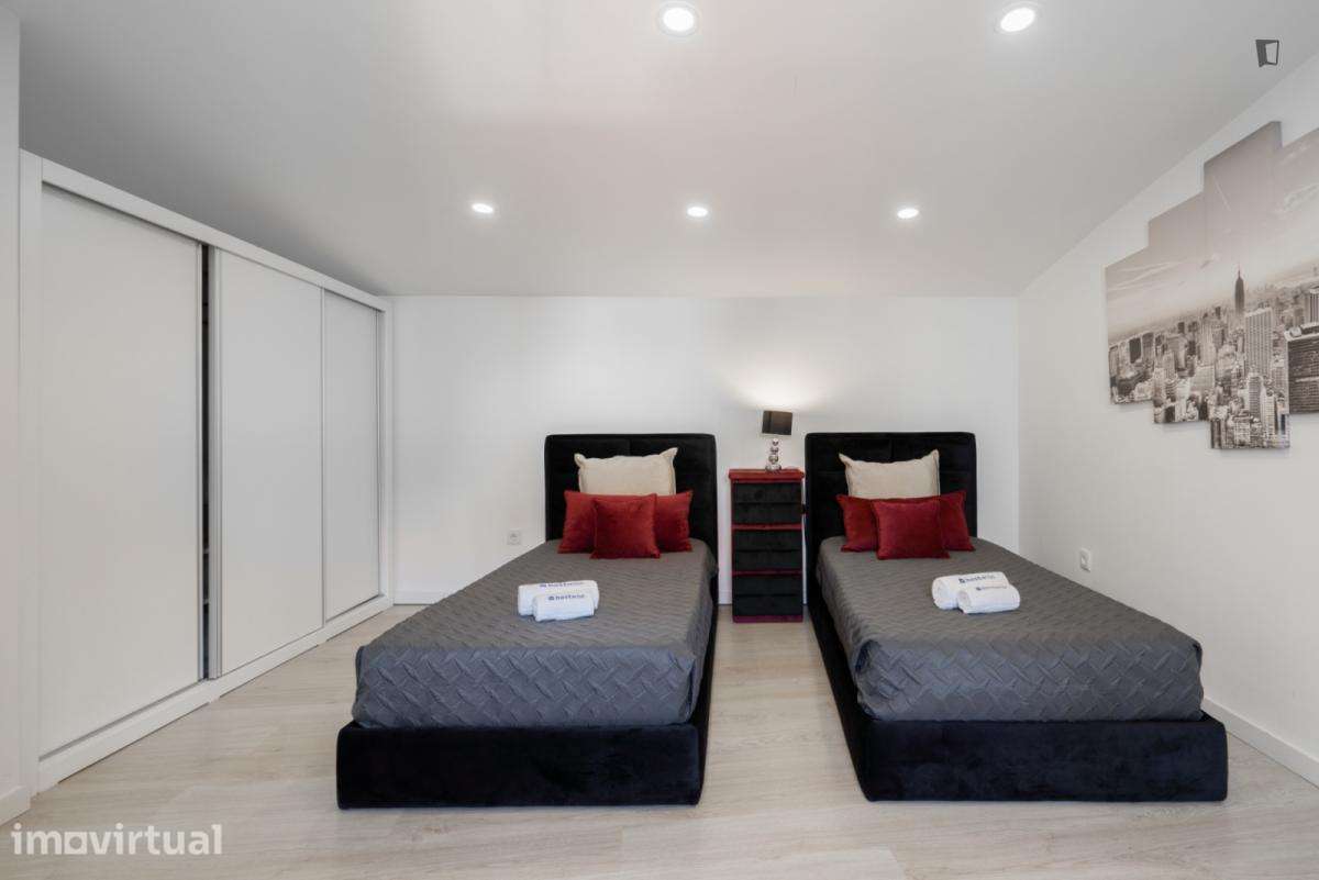 Apartamento com 3 quartos - localizado em Sé Porto - Grande imagem: 3/21