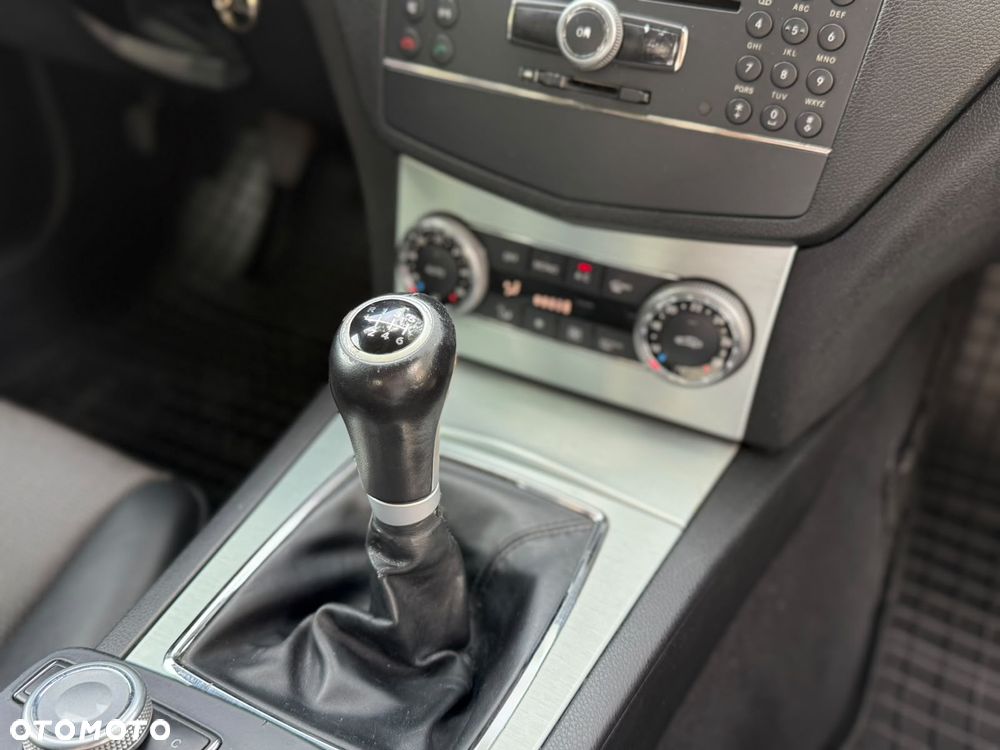Mercedes-Benz Klasa C 220 CDI DPF Avantgarde - 18