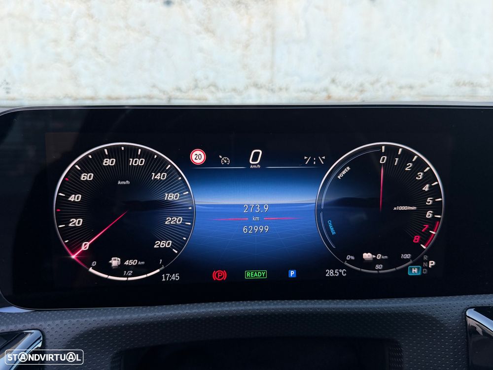 Mercedes-Benz A 250 e AMG Line - 18