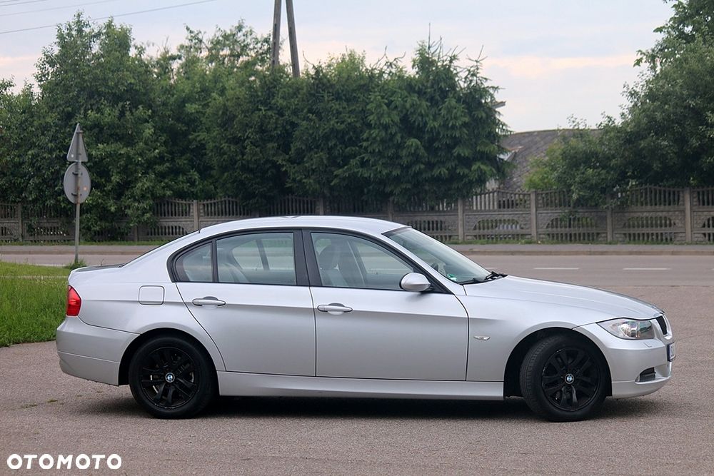 BMW Seria 3 318i Edition Exclusive - 19