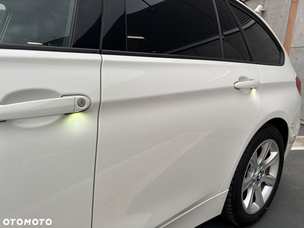 BMW Seria 3 318d Sport Line - 11